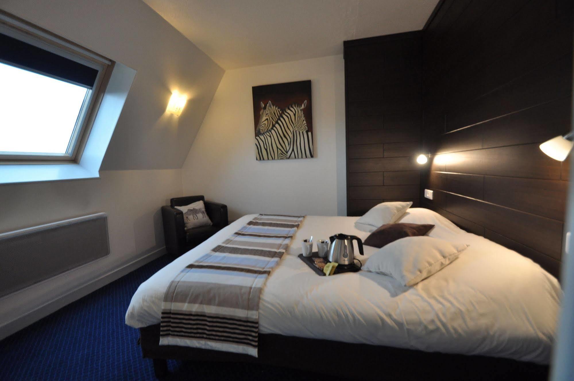 The Originals City, Hotel Du Chateau, Pontivy Luaran gambar